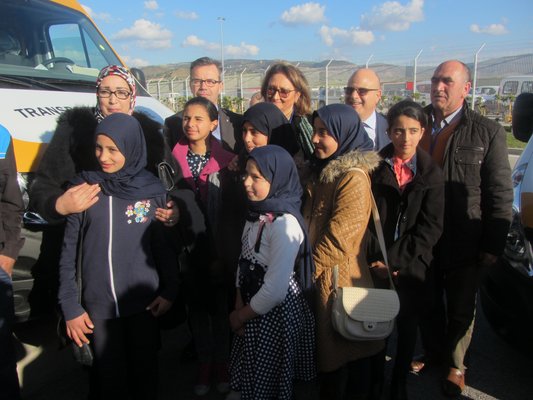 Remise de 2 bus scolaires avec Renault Maroc
