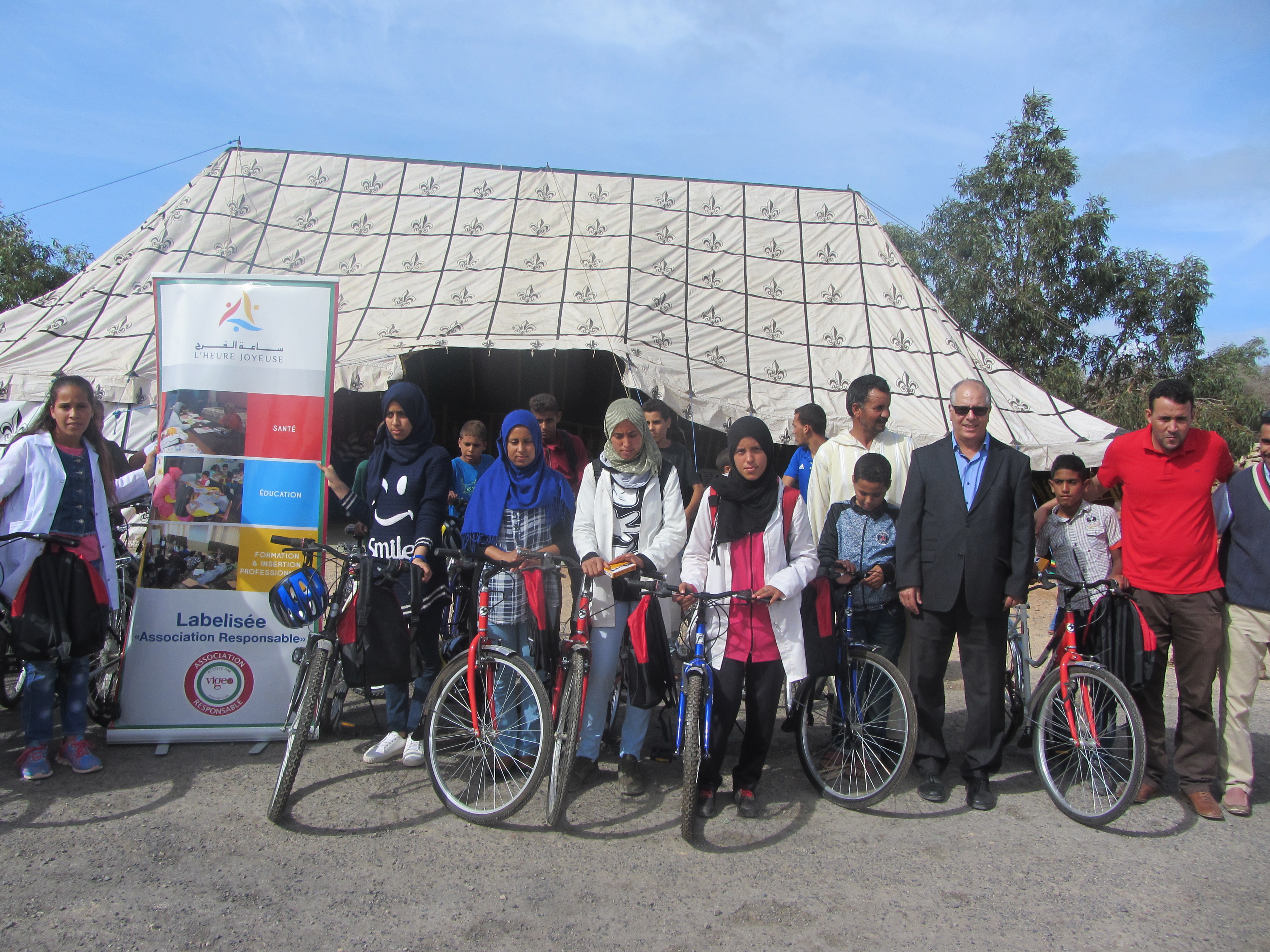 Distribution de vélos et cartables dans la province de Safi - 